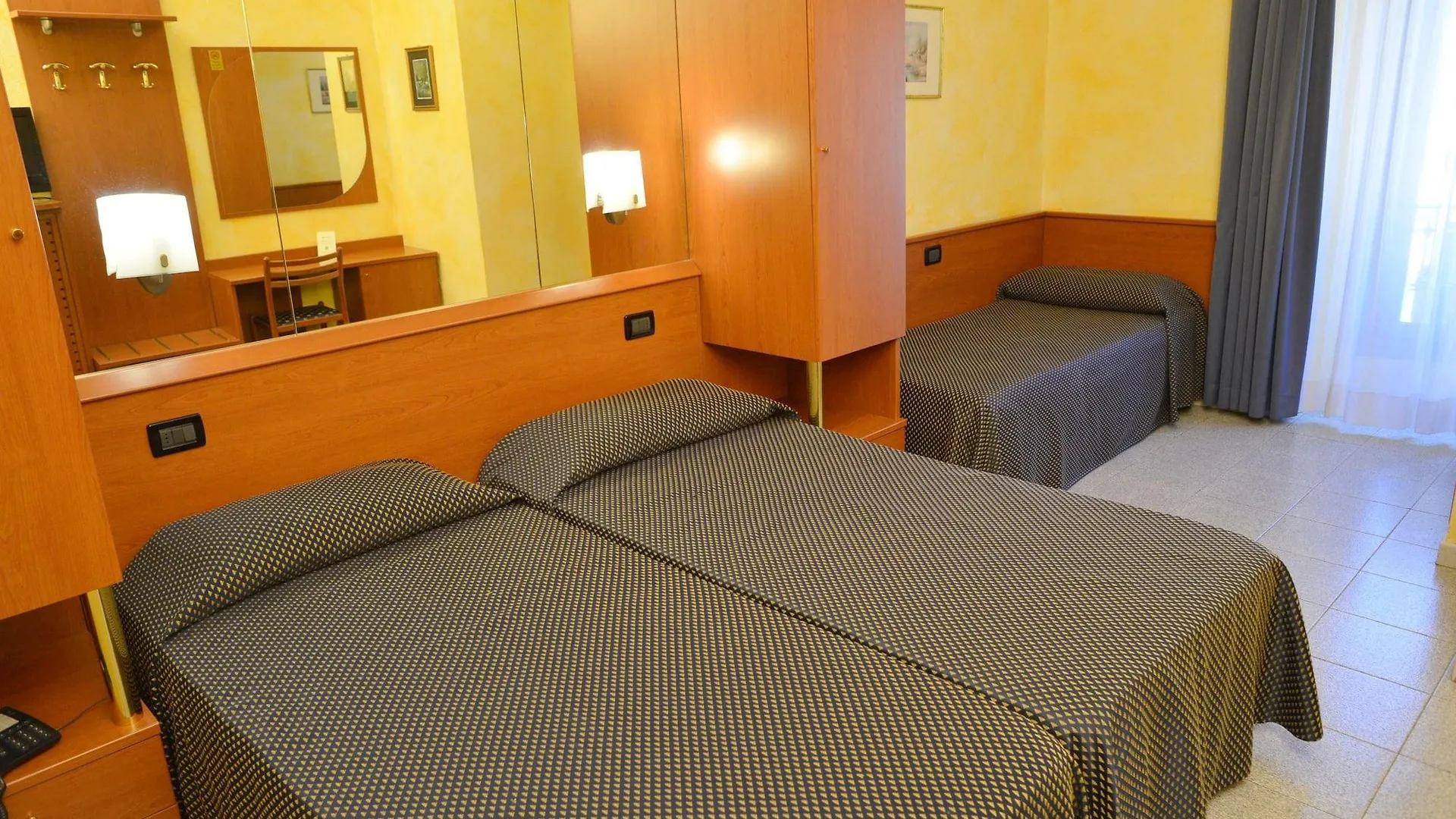 Hotel Aurora Milan 0*,